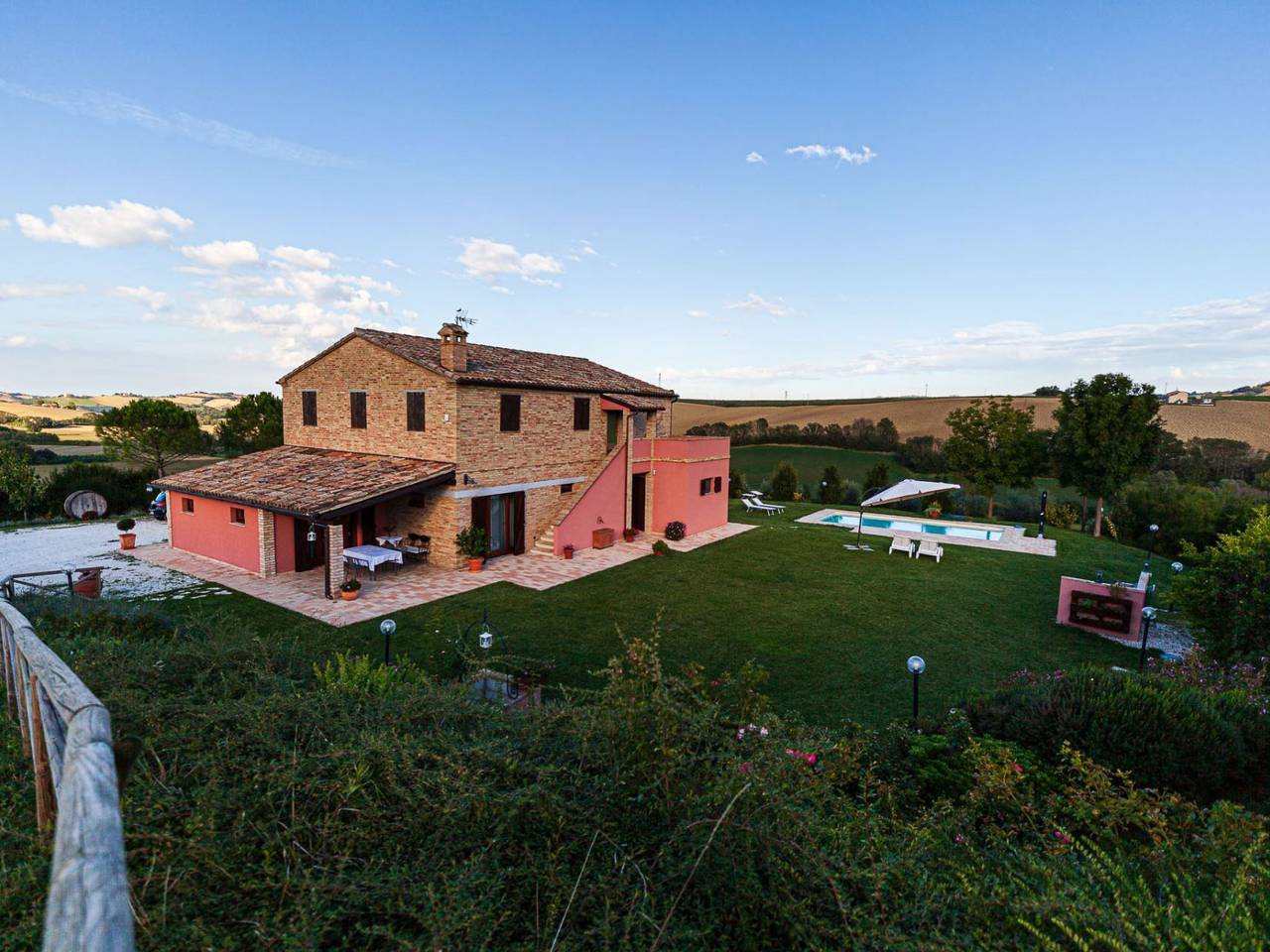 Villa mit privatem Pool in der Nähe der adriatischen Strände in Jesi, Ancona Provinz