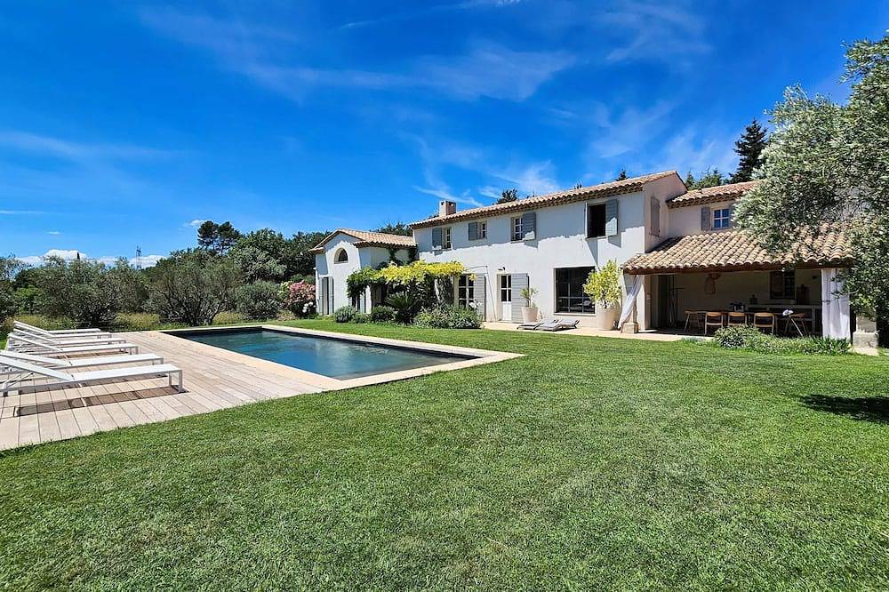 Charming farmhouse in the Aix countryside, peaceful setting and swimming pool in Ventabren, Aix-en-Provence und Umgebung