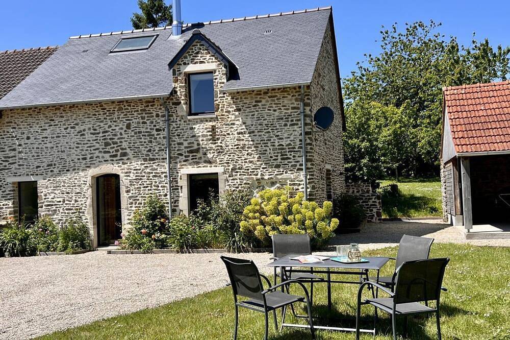 Charmante maison normande avec jardin près des plages in Canville-la-Rocque, Région de Coutances