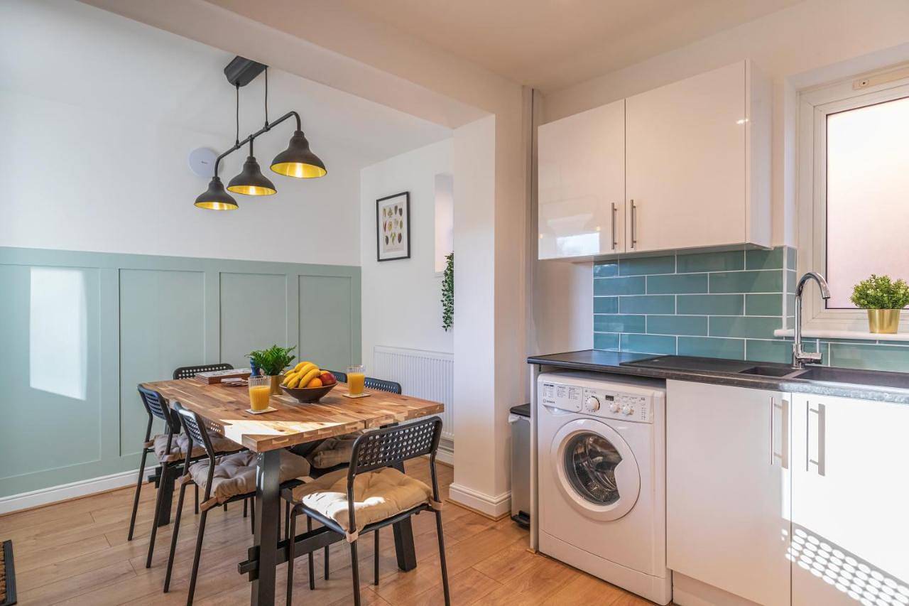 Charming 5-Bed Home with Garden and Parking in Winchester, South Downs