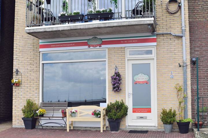 Vakantiehuis voor 3 personen, with Terras and Uitzicht op het meer as well as Uitzicht in Urk