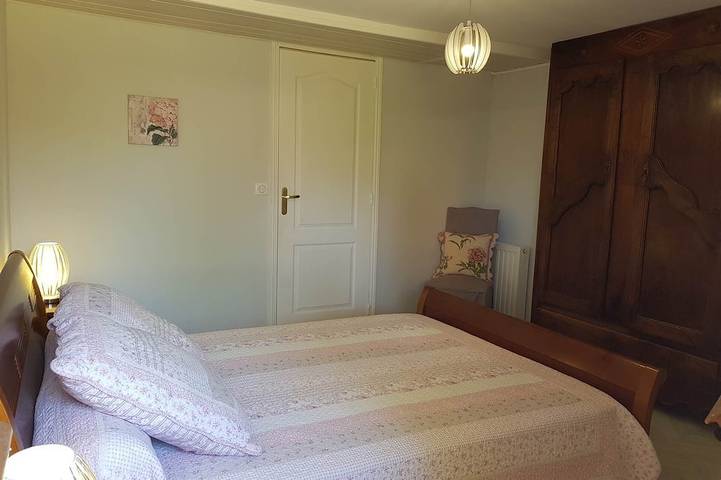 Location de vacances pour 12 personnes, avec terrasse et jardin à Saint-Geyrac - 2