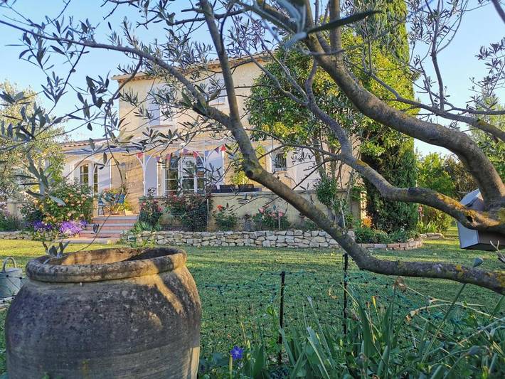 Maison d’hôte pour 4 personnes, avec piscine et jardin à Saint-Geniès-de-Malgoirès