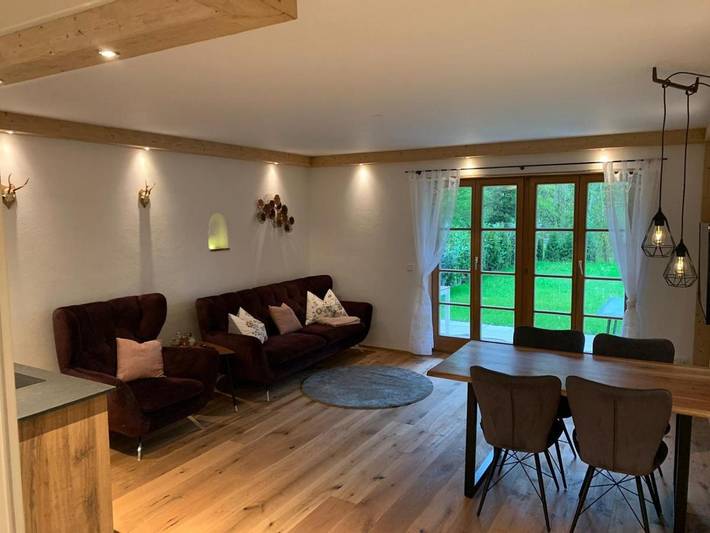 Ferienwohnung für 3 Personen, mit Terrasse und Garten sowie Ausblick in Holzkirchen
