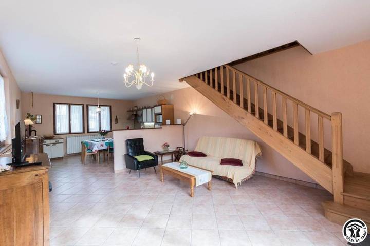 Location de vacances pour 4 personnes, avec jardin à Chein-Dessus - 2