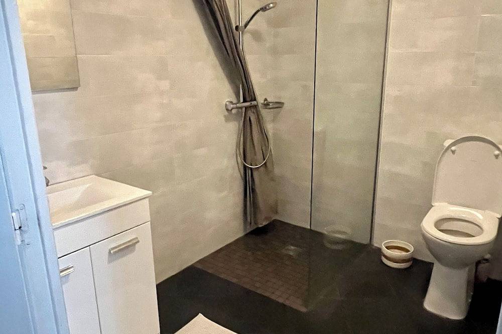 Entire apartment, Apartment located at Alfortville train station in Alfortville, Val-de-Marne