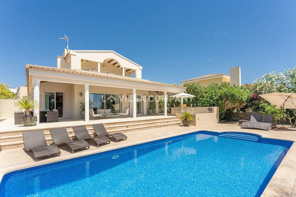 Wundervolle Villa mit Landblick, privatem Pool, Schlafplatz für 6, Klimaanlage in Binixiquer, Maó