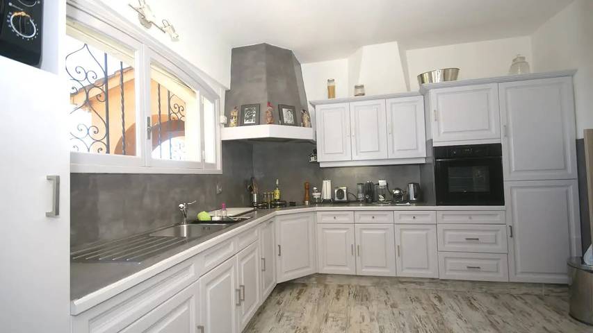 Location de vacances pour 6 personnes, avec Terrasse ainsi que Jardin et Piscine à Saint-Tropez - 4