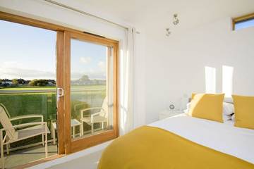 Holiday Home for 4 People in Chichester, West Sussex, Photo 1