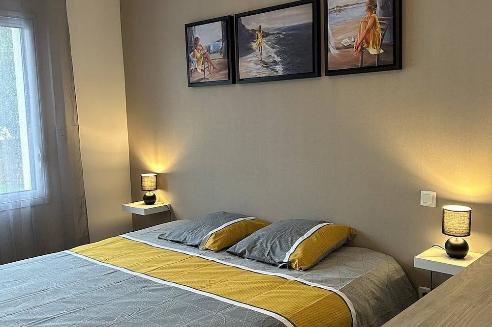 Maison Avec Piscine, 4 Chambres - 10 Personnes in Plouharnel, Côte des Mégalithes