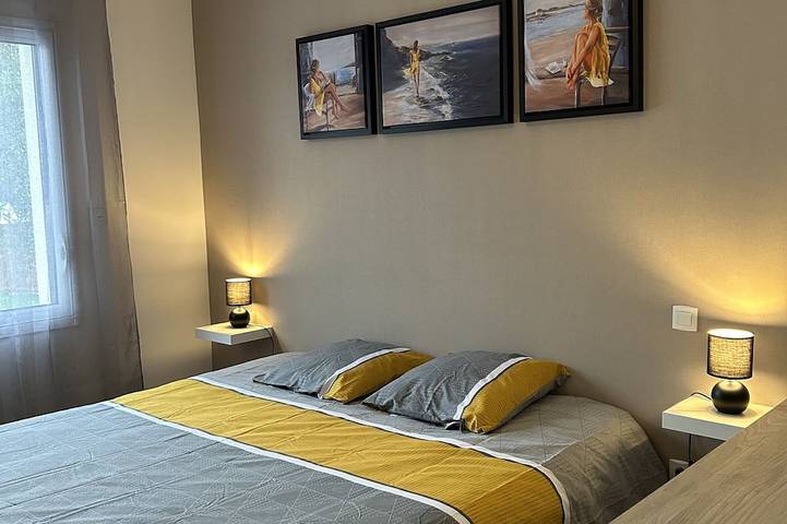 Maison Avec Piscine, 4 Chambres - 10 Personnes in Plouharnel, Côte des Mégalithes