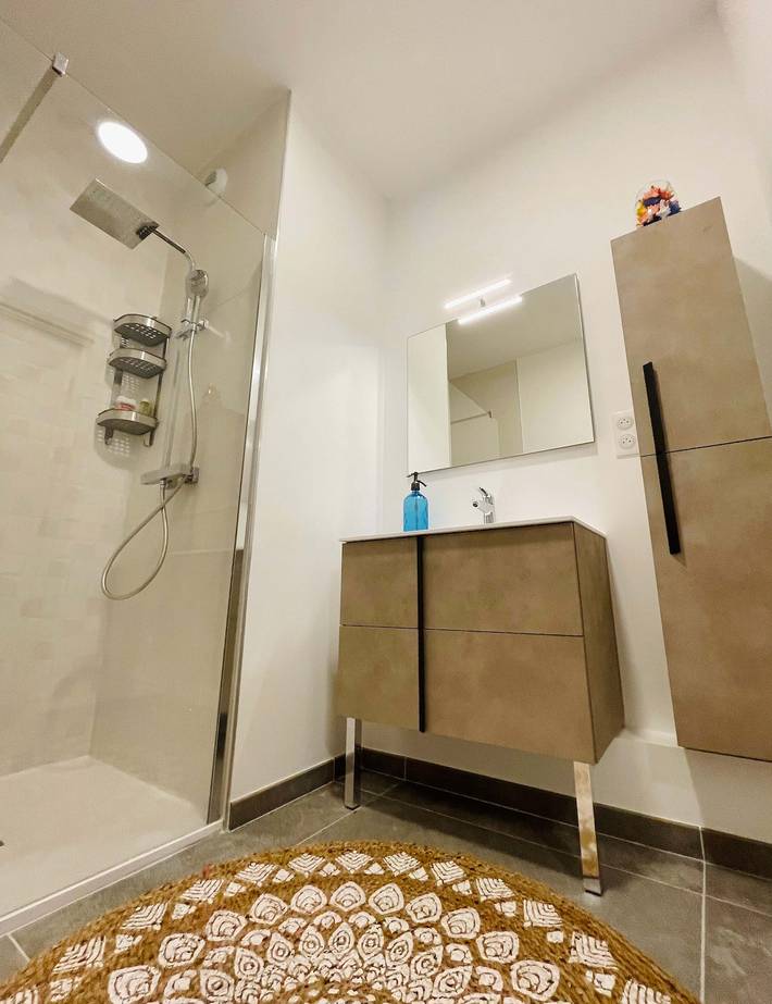 Gîte pour 6 personnes, avec balcon/terrasse, adapté aux familles dans Plage de la Grande Conque - 4