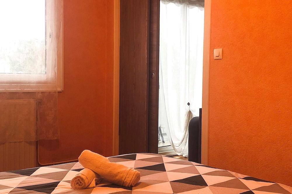 Entire apartment, Large apartment in Lormont near Bordeaux center in Lormont, Bordeaux region