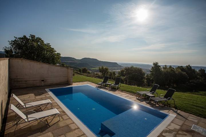 Casa rural para 16 personas, con Jardín en Solsonés