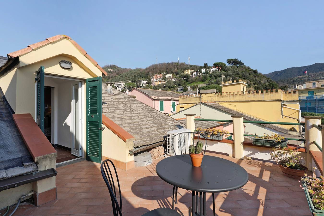 Appartamento intero, Appartamento 'Marcone' con vista mare, terrazza privata e Wi-Fi in Moneglia, Riviera di Levante