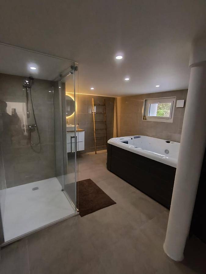 Gîte pour 2 personnes, avec Jacuzzi et Jardin à Châteaugay