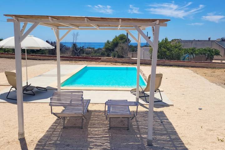 Villa für 4 Personen, mit Pool und Terrasse sowie Meerblick in Apulien - 2