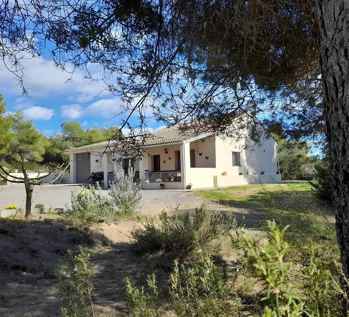 Alquiler vacacional para 6 personas, con vistas además de piscina y jardín, Se admiten mascotas en Provincia de Lleida