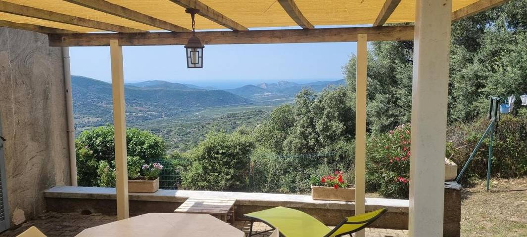 Location de vacances pour 4 personnes, avec terrasse ainsi que vue et jardin, animaux acceptés à Lama - 3