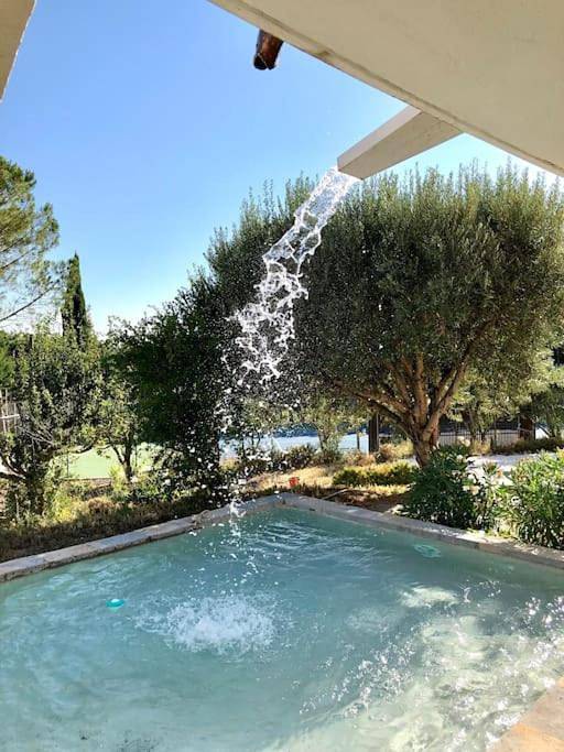 Location de vacances pour 4 personnes, avec vue et terrasse ainsi que piscine et sauna à Saint-Guiraud - 4