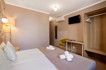 Holiday Apartment for 2 People in Faro, Parque Natural da Ria Formosa, Photo 4