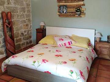 Chambre d’hôte pour 2 personnes, avec vue ainsi que piscine et jardin à Banne
