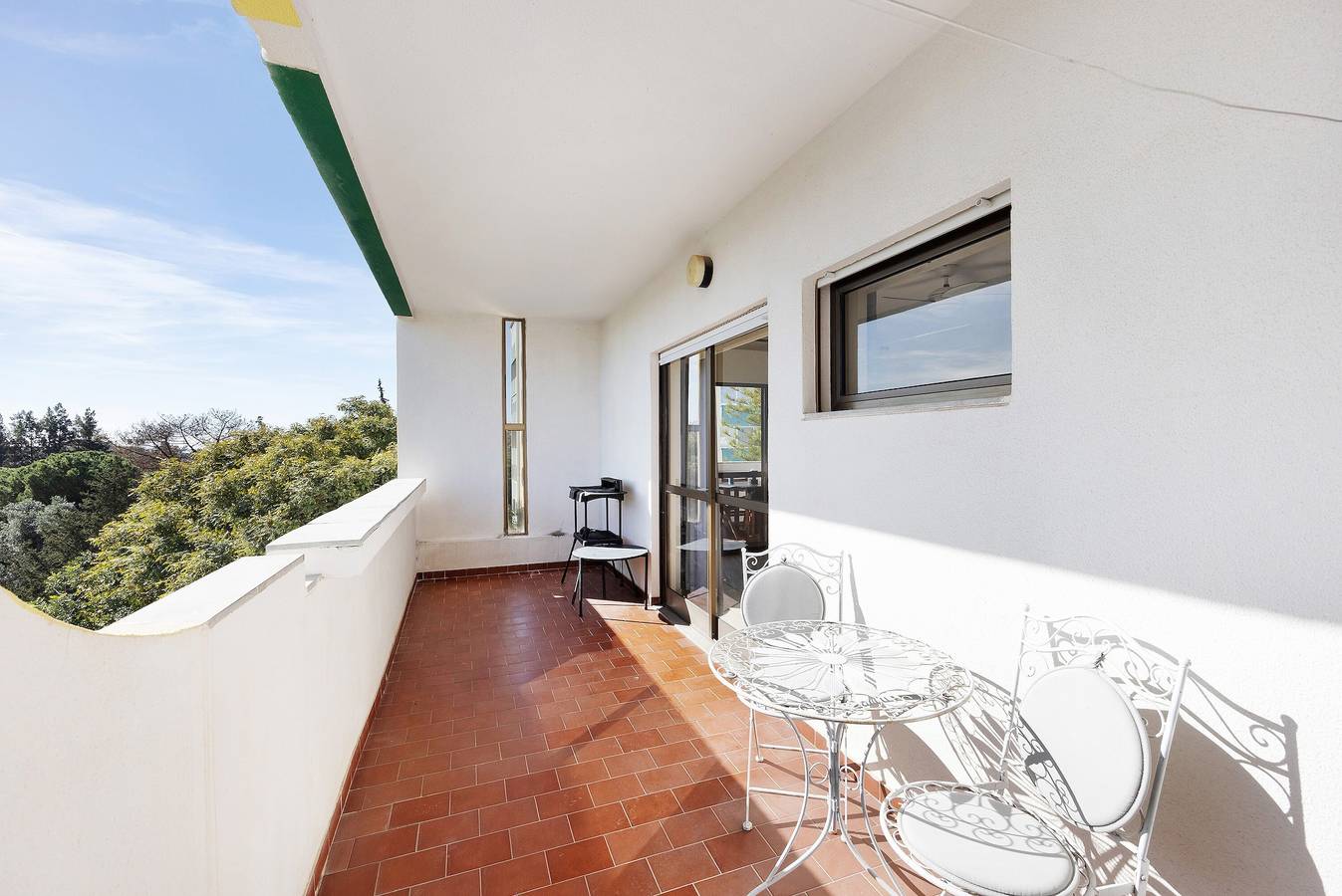Apartamento inteiro, Apartamento de férias 'Casa Amendoeiras' com piscina partilhada, jardim partilhado e Wi-Fi in Vilamoura, Quarteira