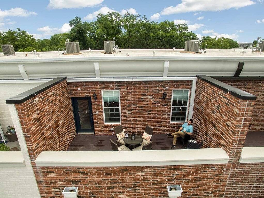 Ganze Wohnung, The Brownstone ★ 1 Block zum Downtown Town Square in Bentonville, Ozark Mountains