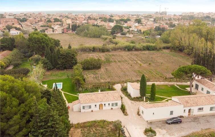 Location de vacances pour 6 personnes, avec terrasse ainsi que piscine et jardin à Sérignan - 4