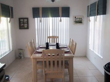 Vacation Home for 10 Guests in Kissimmee, Osceola County, Picture 2