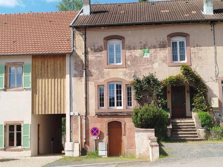 Location de vacances pour 10 personnes, avec vue et terrasse à Étival-Clairefontaine