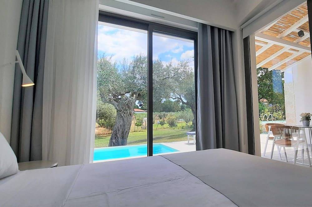 Junior Suite With Private Swimming Pool in Vourvourou, Sithonia Halbinsel