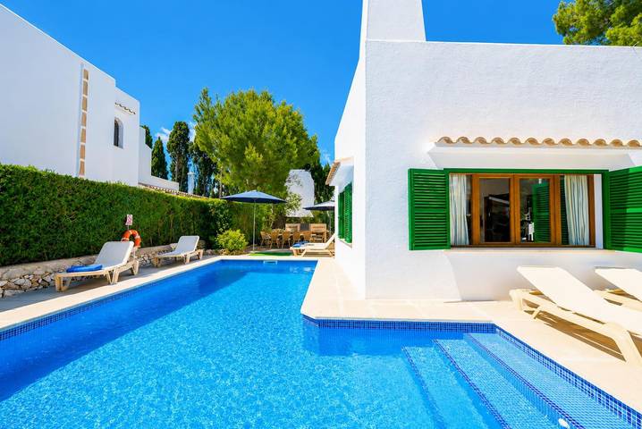 Ferienhaus für 10 Personen, mit Meerblick und Terrasse sowie Garten in Cala d'Or - 2