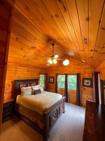 Log Cabin for 4 Guests in Fontana Lake, Swain County, Picture 2