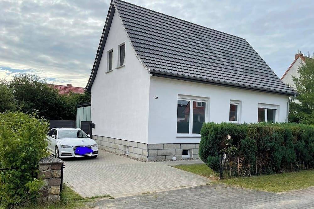 Super schönes und kernsaniertes Ferienhaus zwischen Stettiner Haff und Usedom in Ducherow, Stettiner Haff