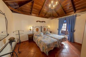 Casa rural para 4 personas, con jardín en Los Silos