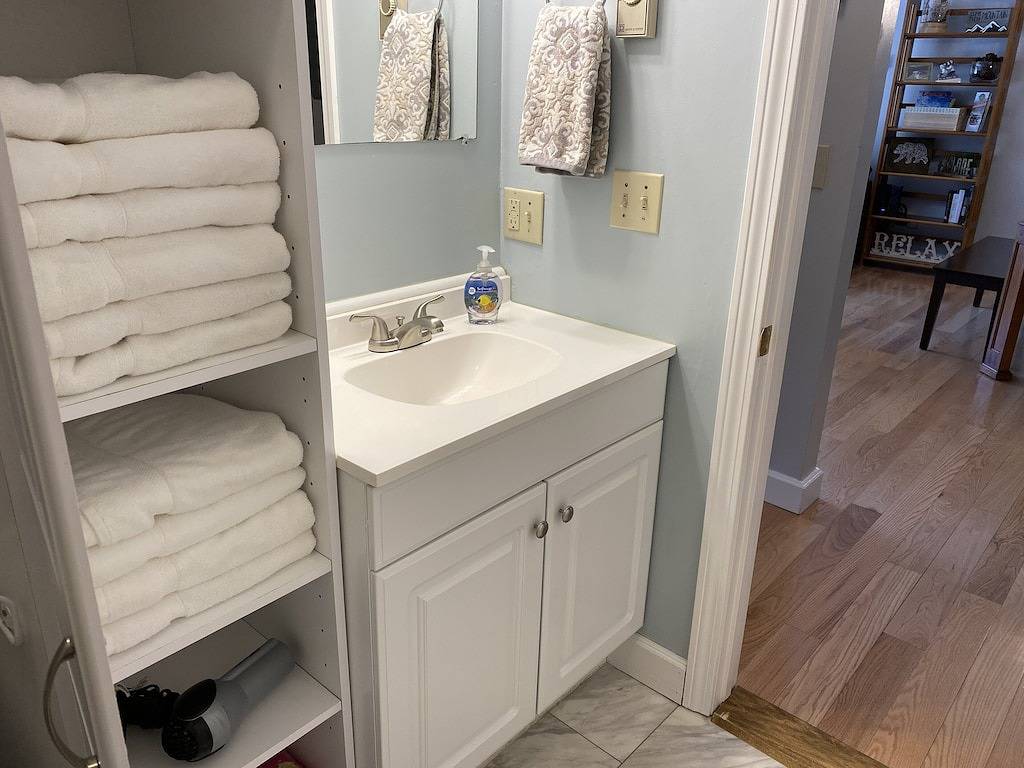 Ganze Wohnung, Apartment mit 2 Schlafzimmern nur wenige Schritte von der Main Street entfernt in Lincoln (NH), Franconia Notch