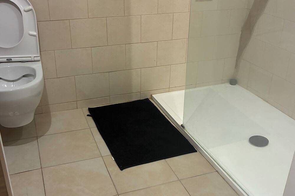 Appartement entier, Escapade & bien être hébergement Massage Jacuzzi Sauna in Ravenel, Oise