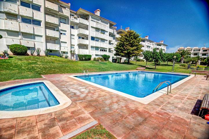 Gîte pour 2 personnes, avec piscine ainsi que jardin et terrasse à Sitges - 4