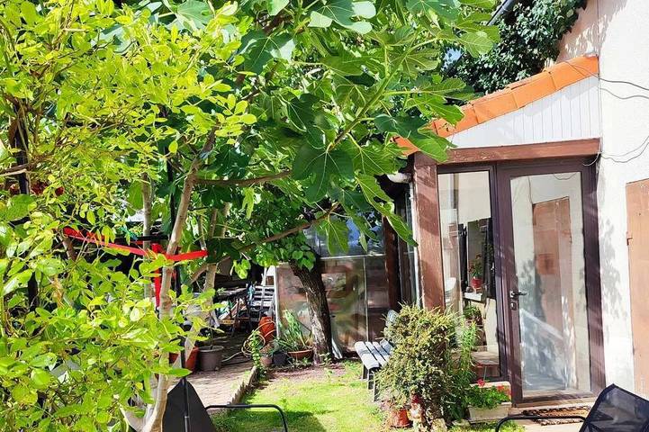 Location de vacances pour 4 personnes, avec jardin à Saint-Georges-lès-Baillargeaux