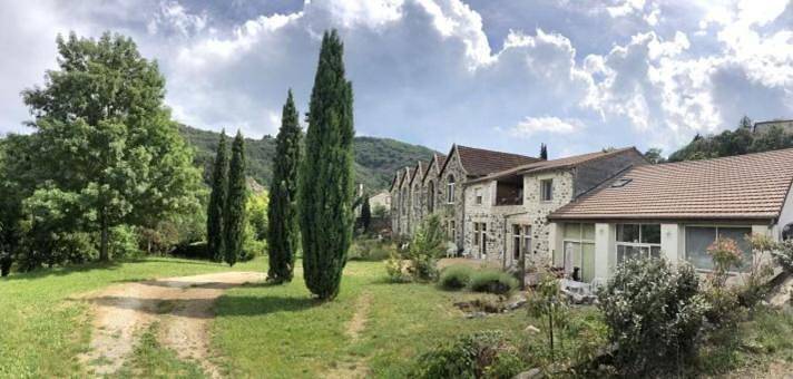 Appartement entier, One-Bedroom Apartment in Pont-de-Labeaume, Parc naturel régional des Monts d'Ardèche
