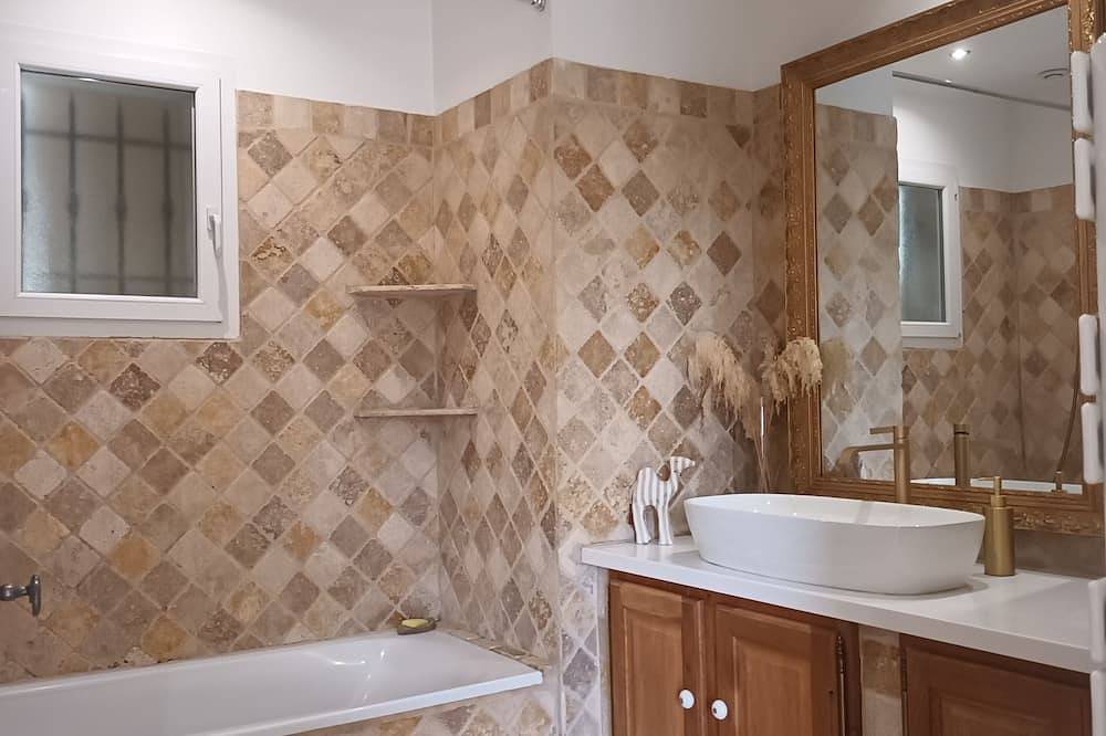 Le Petit Paradis Provencal in the chic, quiet district of Aubagne. in Aubagne, Marseille region
