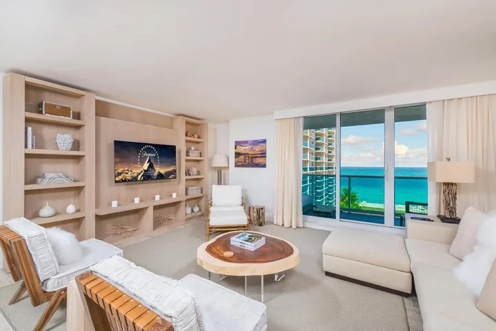Apartamento de vacaciones para 6 personas, con jacuzzi y piscina además de jardín y sauna, Se admiten mascotas - 1