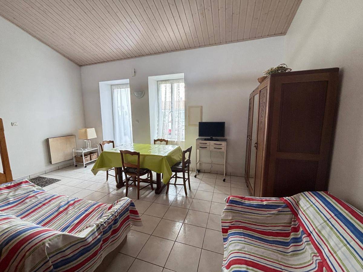 Maison au bourg de Saint-Mathurin, proche commerces, à 10km des plages des Sables d'Olonne, pour 2 pers. - Fr-1-197-546 in Saint-Mathurin, Vallée de la Loire