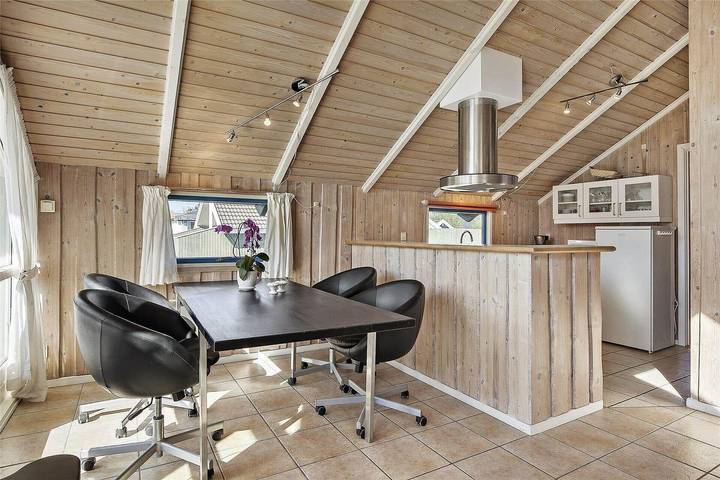 Ferienhaus für 5 Personen, mit Sauna und Whirlpool sowie Terrasse und Garten, mit Haustier auf Seeland - 4