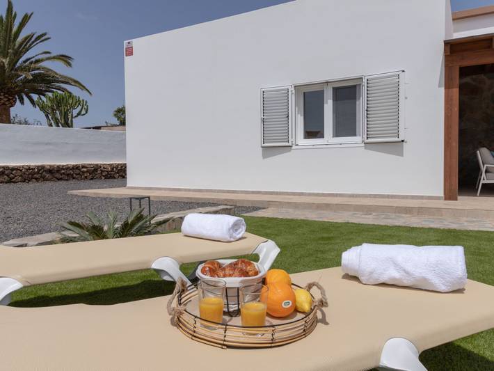 Location de vacances pour 2 personnes, avec piscine et jardin à Villaverde - 4