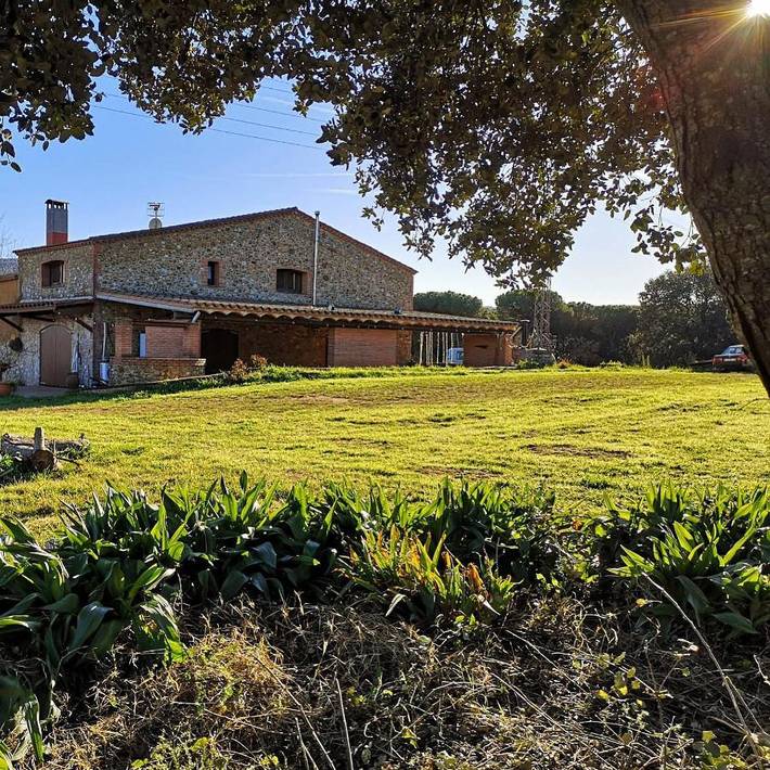 Casa rural para 12 personas, con vistas además de piscina y jardín en Santa María de Palautordera