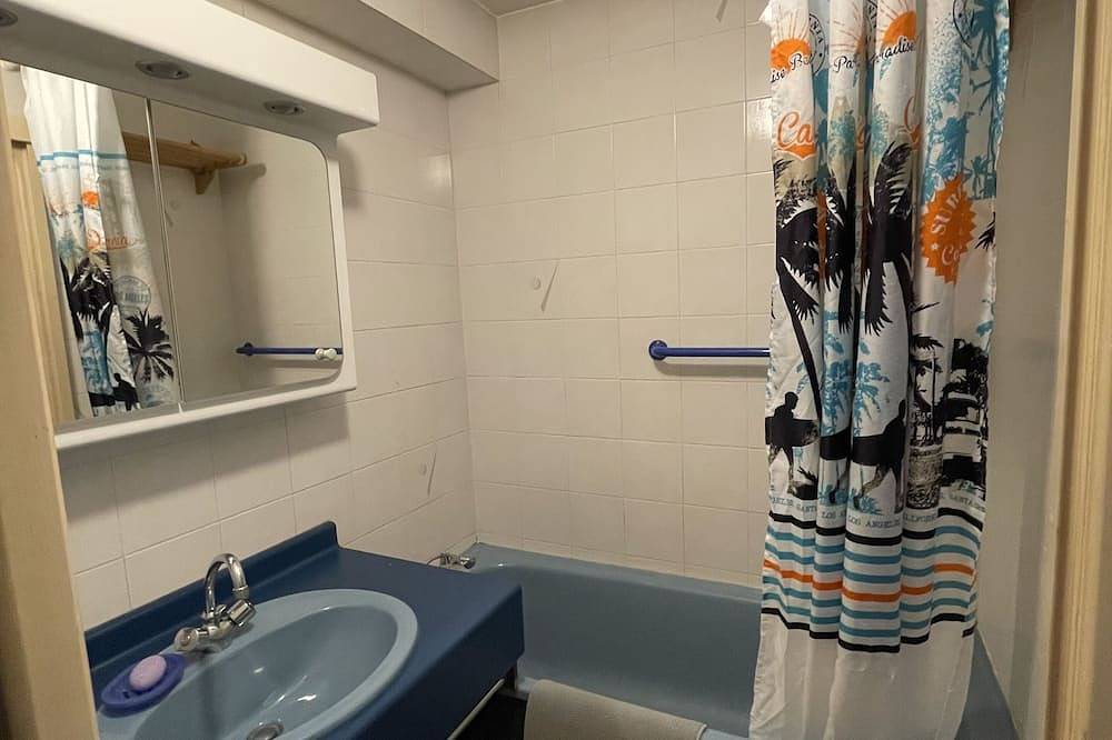 Entire apartment, Apartment/ flat - 3 rooms - 5/6 persons in Valfréjus, Modane