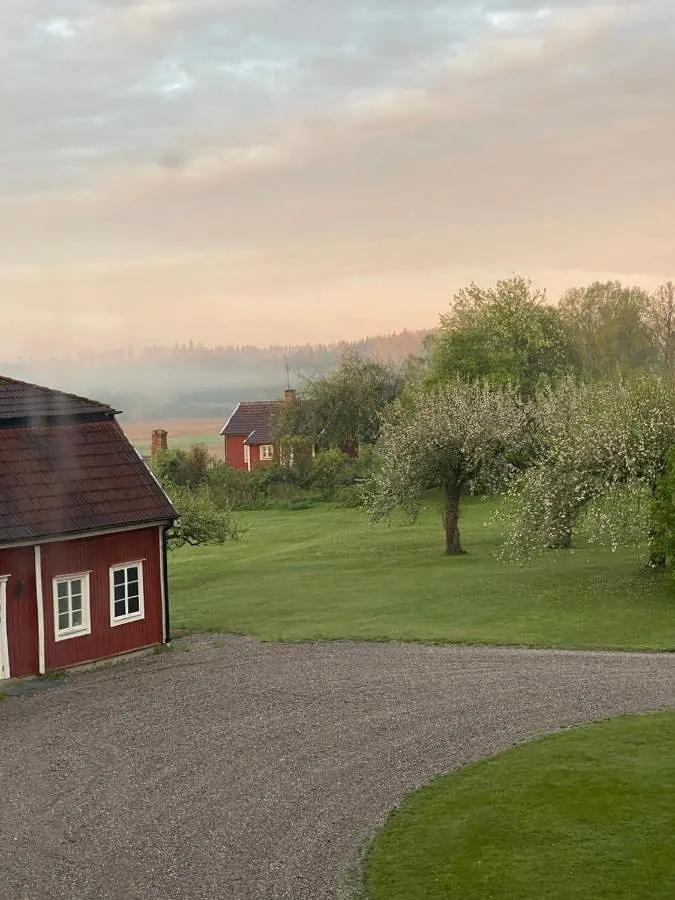 Villa für 6 Personen, mit Ausblick und Garten sowie Pool - 1