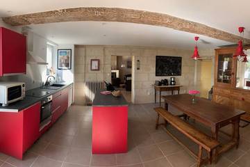 Gîte pour 8 personnes, avec jardin et terrasse, animaux acceptés à Allonnes